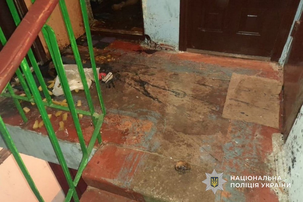 Вбив рідну бабусю і ще одну жінку: на Дніпропетровщині судитимуть 25-річного чоловіка Вбив рідну бабусю і ще одну жінку: на Дніпропетровщині судитимуть 25-річного чоловіка