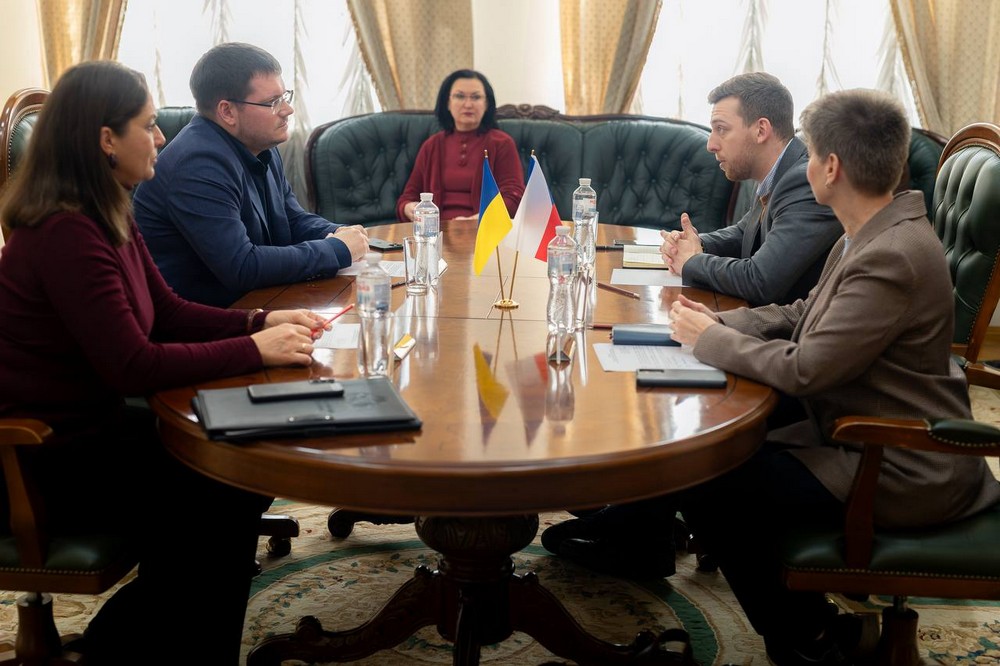 Чехи передадуть Дніпропетровщині інспекційний автомобіль-робот для перевірки каналізації без розкопувань Чехи передадуть Дніпропетровщині інспекційний автомобіль-робот для перевірки каналізації без розкопувань