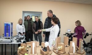 У Нікополі відкрили нове реабілітаційне відділення (фото) 2 У Нікополі відкрили нове реабілітаційне відділення (фото)