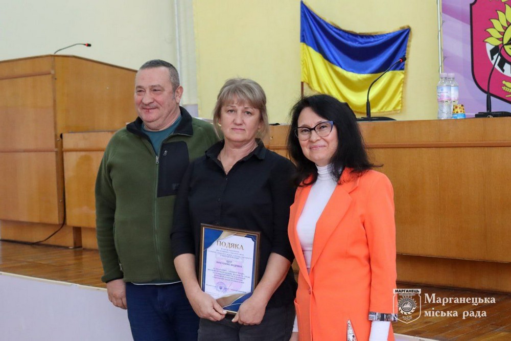 Привітали працівників соцсфери, виділили кошти на прилад нічного бачення: у Марганці відбулася позачергова сесія міської ради (фото) Привітали працівників соцсфери, виділили кошти на прилад нічного бачення: у Марганці відбулася позачергова сесія міської ради (фото)