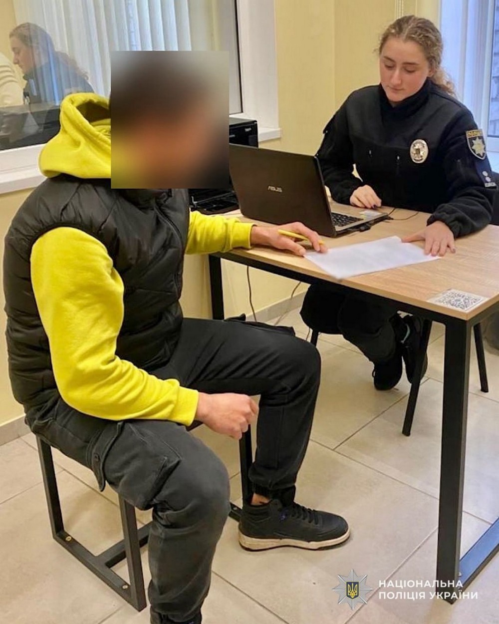 Втік прямо з кошиком: у Дніпрі молодику загрожує 10 років тюрми за пограбування магазину