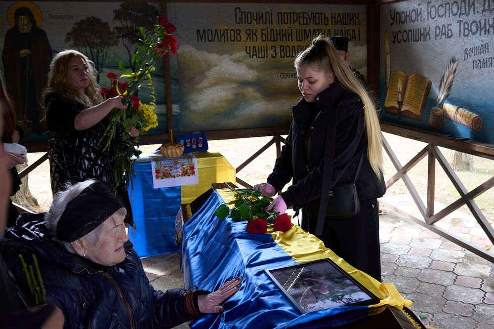 у Нікополі 13 жовтня провели в останню путь Захисника (фото) 11