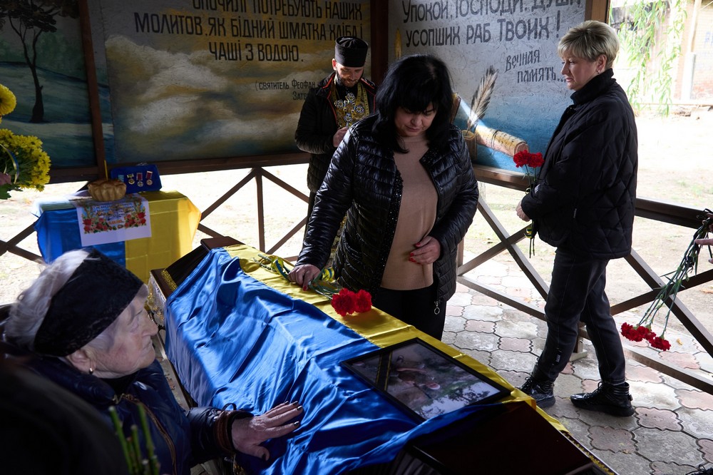 у Нікополі 13 жовтня провели в останню путь Захисника (фото) 9