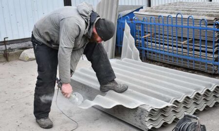 «єВідновлення» у зонах бойових дій не працює: як у Нікополі відновлюють пошкоджене житло в 2025 році - Олександр Саюк 31 u Nikopoli vidnovliuiut poshkodzhene vorohom zhytlo foto