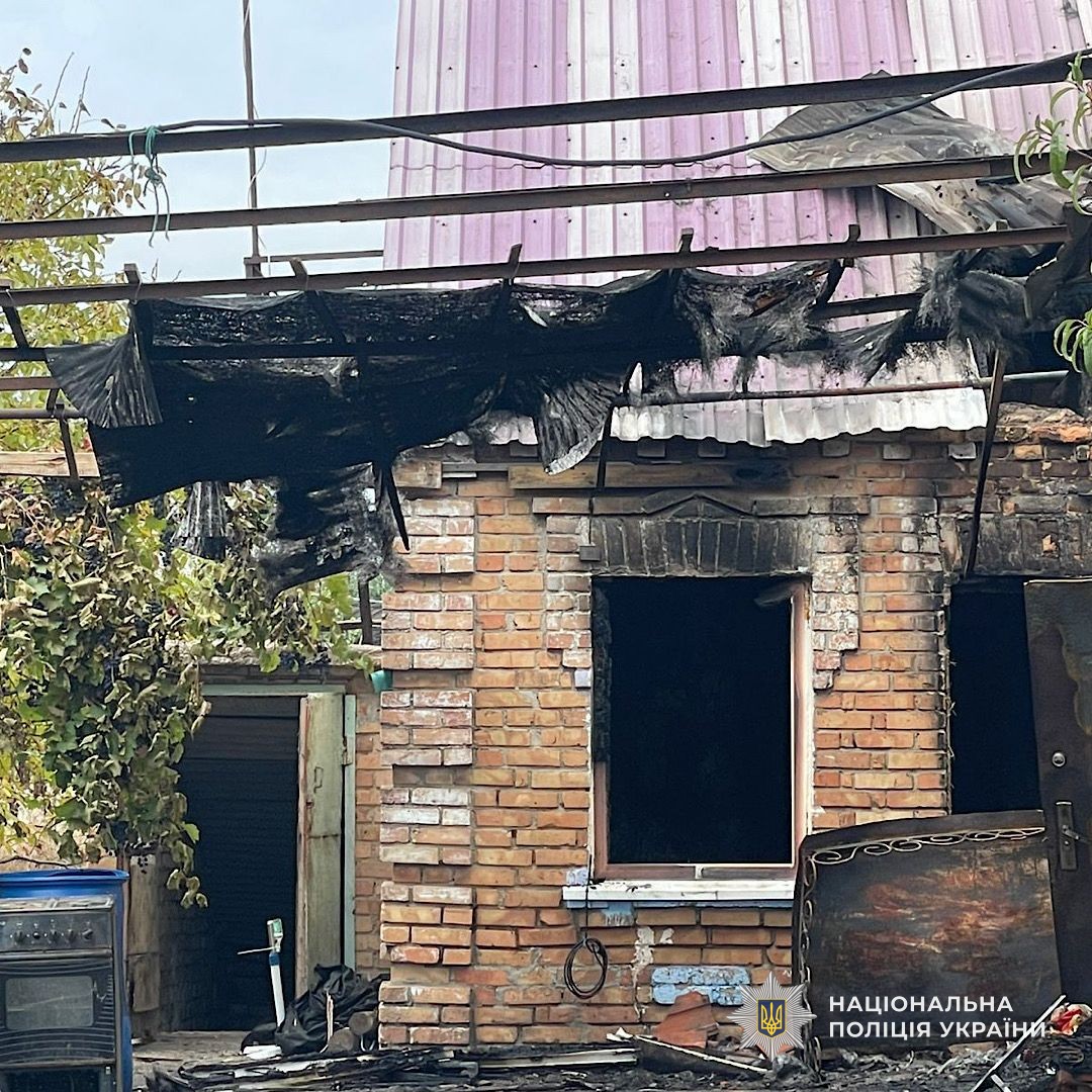 Понад чотири десятки ударів по Нікополю і селах, атаки на Криворіжжя, Синельниківщину і Павлоградщину – поліція про наслідки ворожого терору