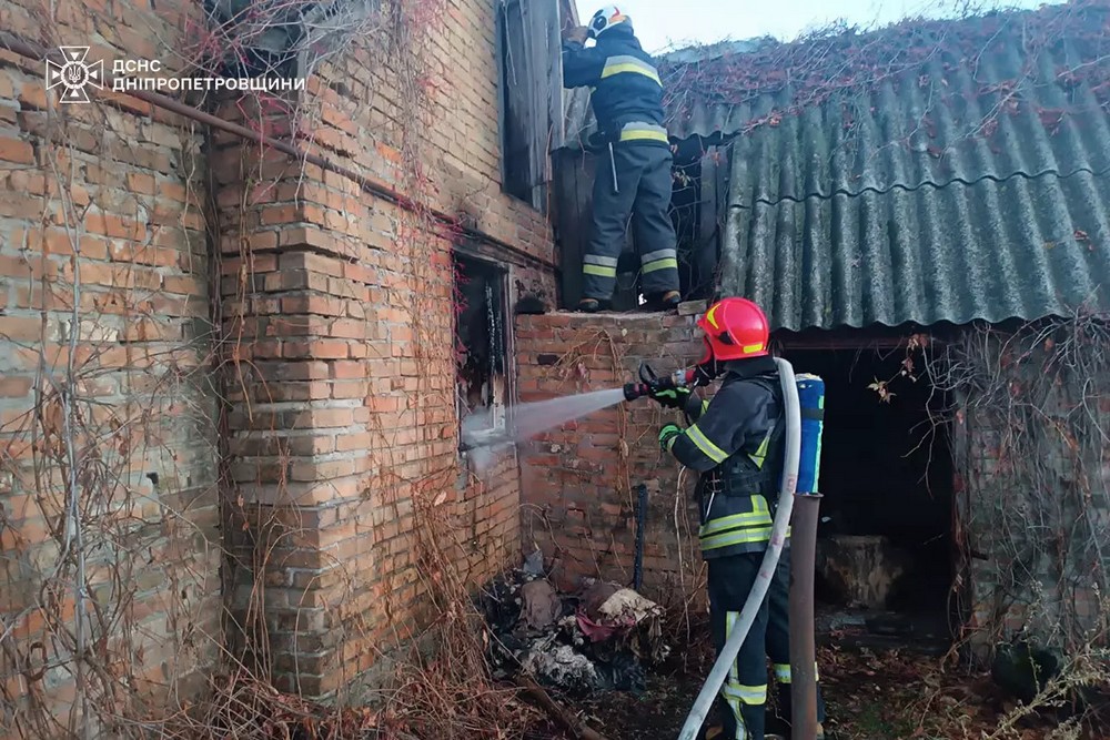 На Нікопольщині виявили тіло загиблого чоловіка під час гасіння пожежі 1 На Нікопольщині виявили тіло загиблого чоловіка під час гасіння пожежі