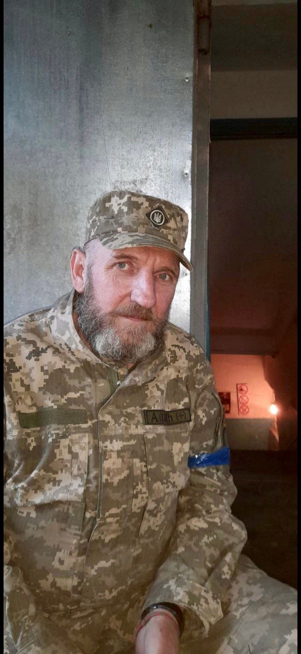 Вбиті росією мешканці Нікопольщини. Захисник з Нікополя Олег Жданов загинув 30 жовтня 2022 року. Тож сьогодні річниця його смерті. І ми вшановуємо пам’ять Героя!