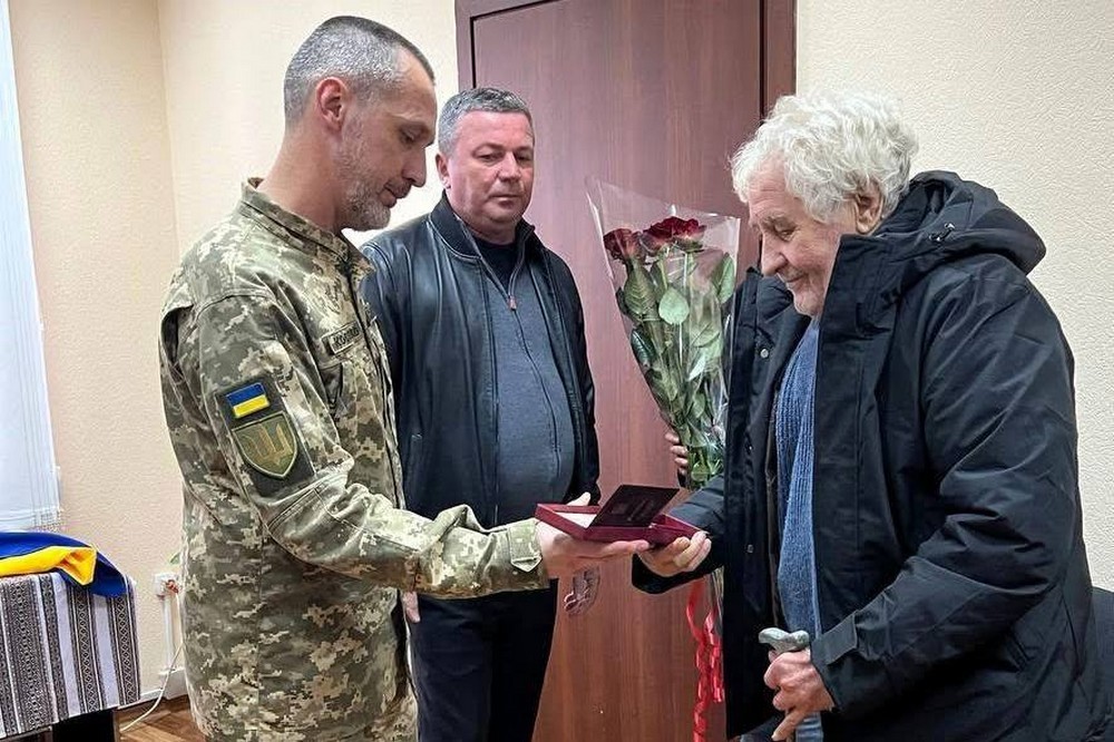 Родині полеглого Захисника з Нікопольщини вручили державну нагороду, присвоєну воїну посмертно 1 Захисника з Нікопольщини