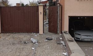 У Нікополі сьогодні поранено подружжя, у Томаківській громаді вчора постраждав чоловік: поліція про наслідки обстрілів Дніпропетровщини