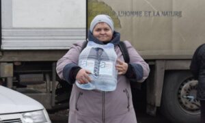 Мешканцям Мирівської громади роздали продуктові набори і воду (фото)