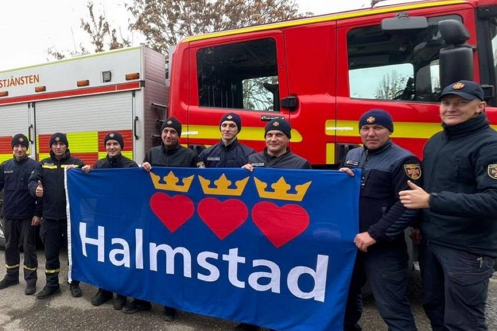 Нікополь отримав пожежне авто від шведського міста-побратима Гальмстад