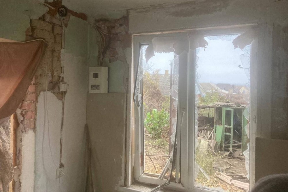 Ворог знову атакував АЗС у Нікополі, 5 поранених внаслідок удару КАБом у Межівській громаді – як пройшов день 16 листопада у Дніпропетровській області 1 Ворог знову атакував АЗС у Нікополі, 5 поранених внаслідок удару КАБом у Межівській громаді – як пройшов день 16 листопада у Дніпропетровській області