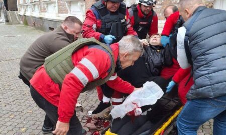 День, що стискає серце: волонтери Нікополя розповіли, як допомагали пораненим внаслідок жахливого обстрілу 17 листопада (фото)