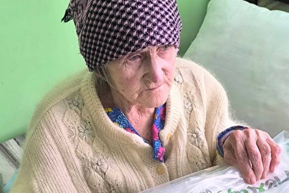 Червоний Хрест Нікополя забезпечив памперсами літніх мешканців Першотравневської громади (фото)