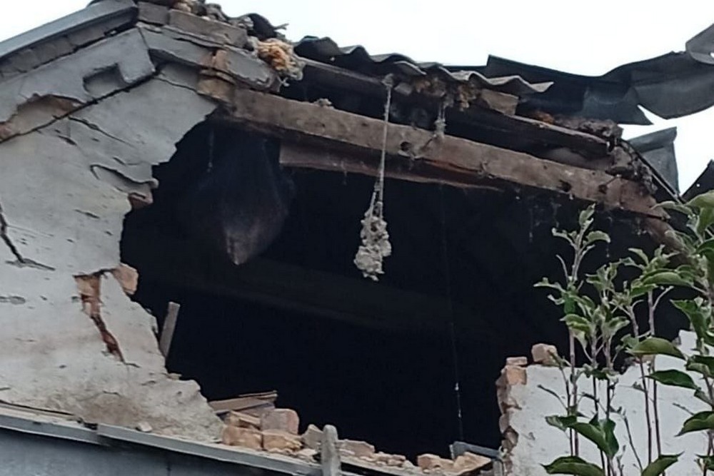 У Нікополі понівечено підприємство, а у районі – рятувальний підрозділ, також ворог обстрілював сьогодні Криворіжжя (фото)