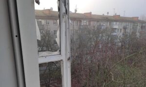 На Нікопольщині ворог атакував дроном водія мототранспорту, на Синельниківщині двоє поранених внаслідок удару БпЛА – поліція