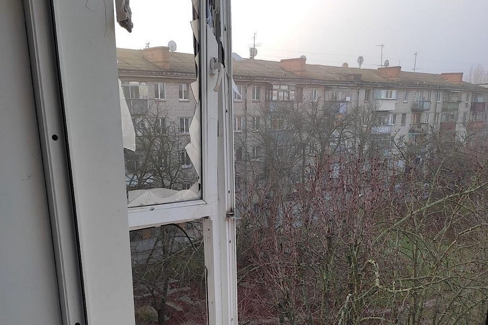 На Нікопольщині ворог атакував дроном водія мототранспорту, на Синельниківщині двоє поранених внаслідок удару БпЛА – поліція