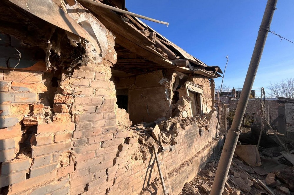 5 поранених у Нікополі, загиблий у Синельниківському районі та руйнування ворог знову атакував Дніпропетровщину (фото) 2 5 поранених у Нікополі, загиблий у Синельниківському районі та руйнування ворог знову атакував Дніпропетровщину (фото) 2