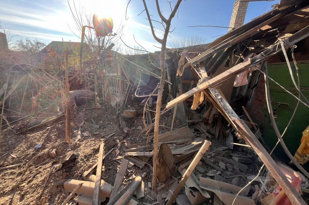 5 поранених у Нікополі, загиблий у Синельниківському районі та руйнування ворог знову атакував Дніпропетровщину (фото) 3 5 поранених у Нікополі, загиблий у Синельниківському районі та руйнування ворог знову атакував Дніпропетровщину (фото) 3