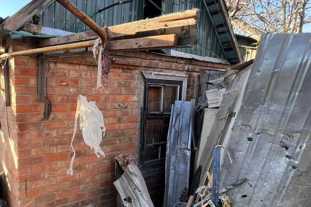 5 поранених у Нікополі, загиблий у Синельниківському районі та руйнування ворог знову атакував Дніпропетровщину (фото) 7 5 поранених у Нікополі, загиблий у Синельниківському районі та руйнування ворог знову атакував Дніпропетровщину (фото) 7