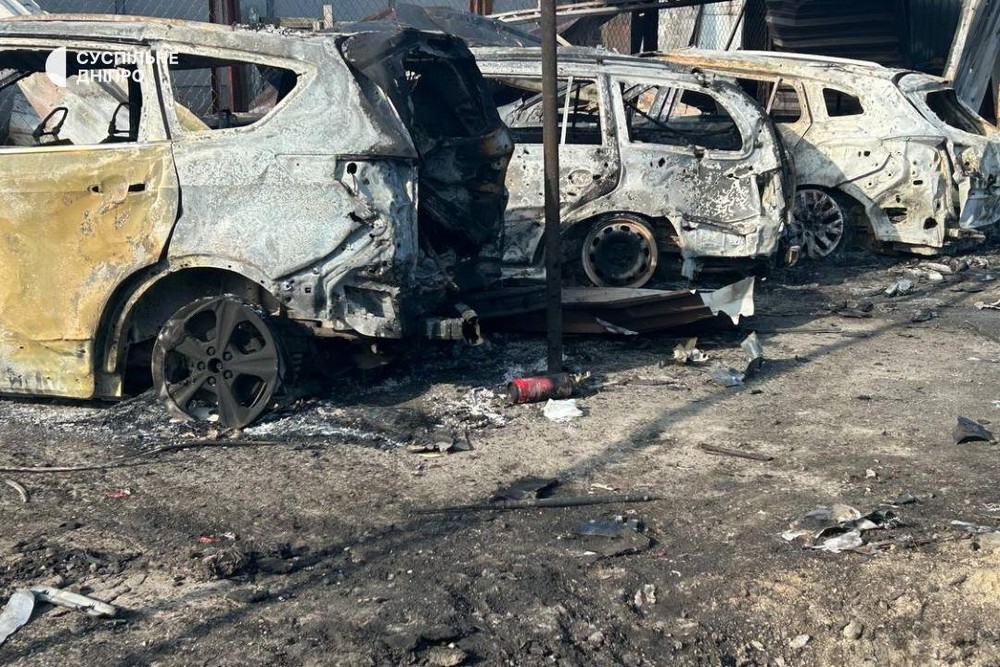 5206596670794173746 69087aaa9e8ac  Загиблий і п’ятеро поранених, серед них 8-річна дитина - наслідки ударів по Павлограду і Дніпру