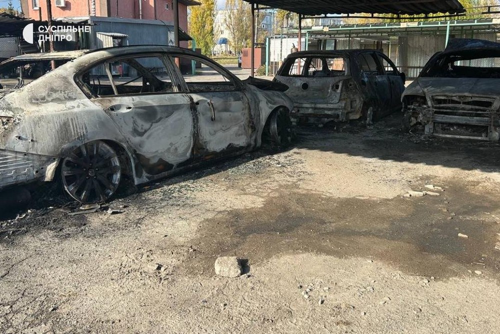 5206596670794173748 69087aab31045  Загиблий і п’ятеро поранених, серед них 8-річна дитина - наслідки ударів по Павлограду і Дніпру