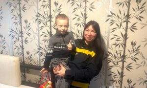 У Нікополі рятувальники відвідали дітей поранених колег (фото)