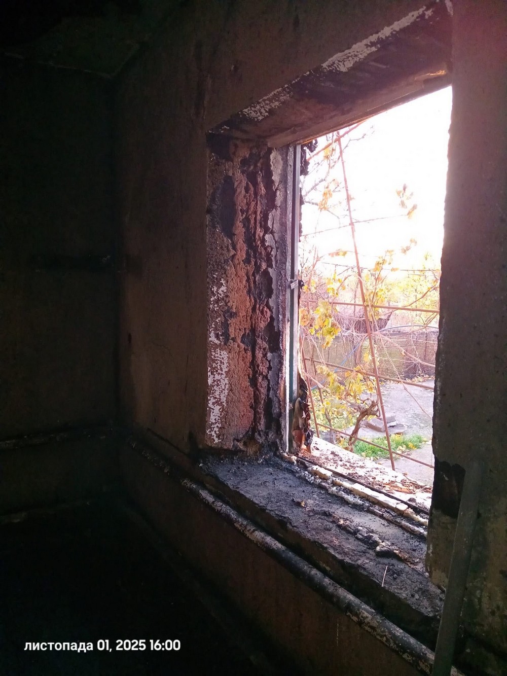 Через замикання повністю згоріло житло: фото Через замикання повністю згоріло житло: фото