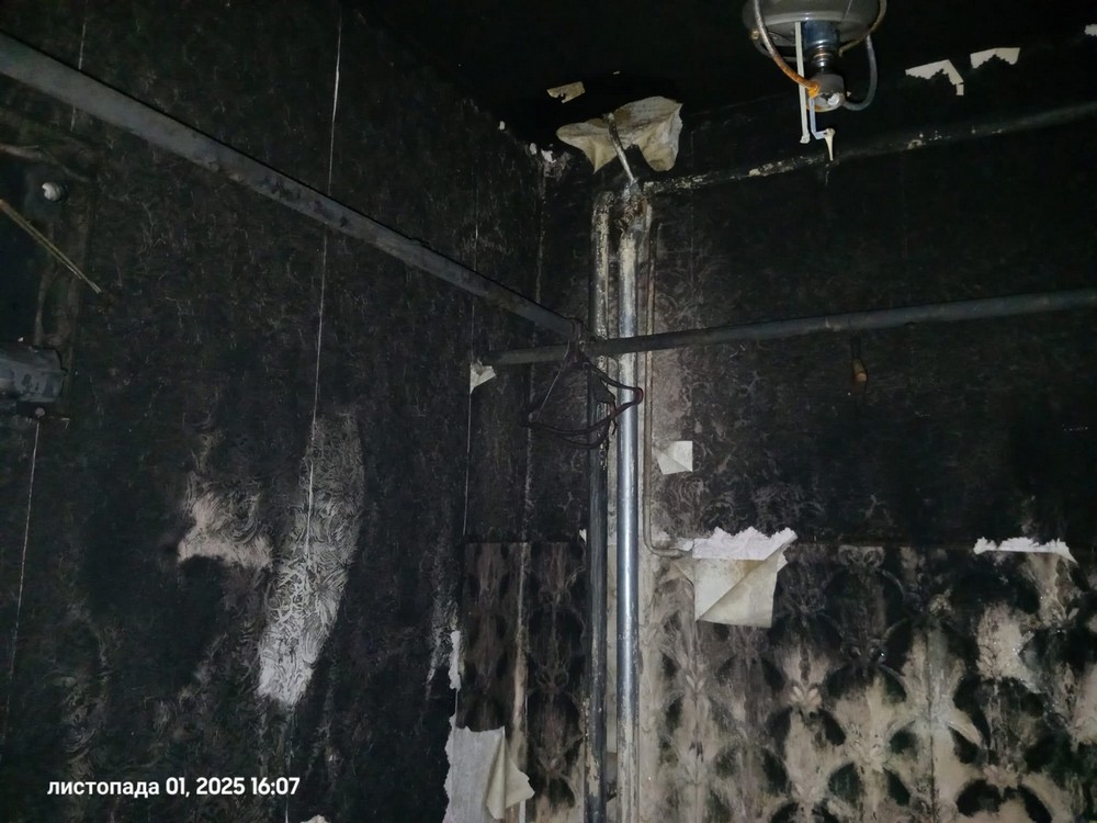 Через замикання повністю згоріло житло: фото Через замикання повністю згоріло житло: фото