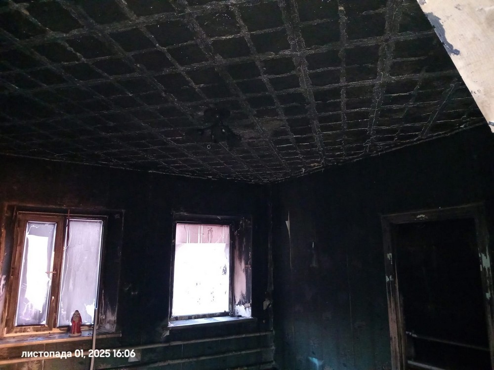Через замикання повністю згоріло житло: фото Через замикання повністю згоріло житло: фото