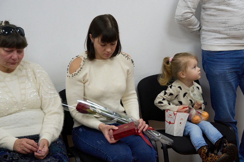 Трьох полеглих Захисників з Нікополя відзначено державними нагородами. Відзначки вручили рідним військових.