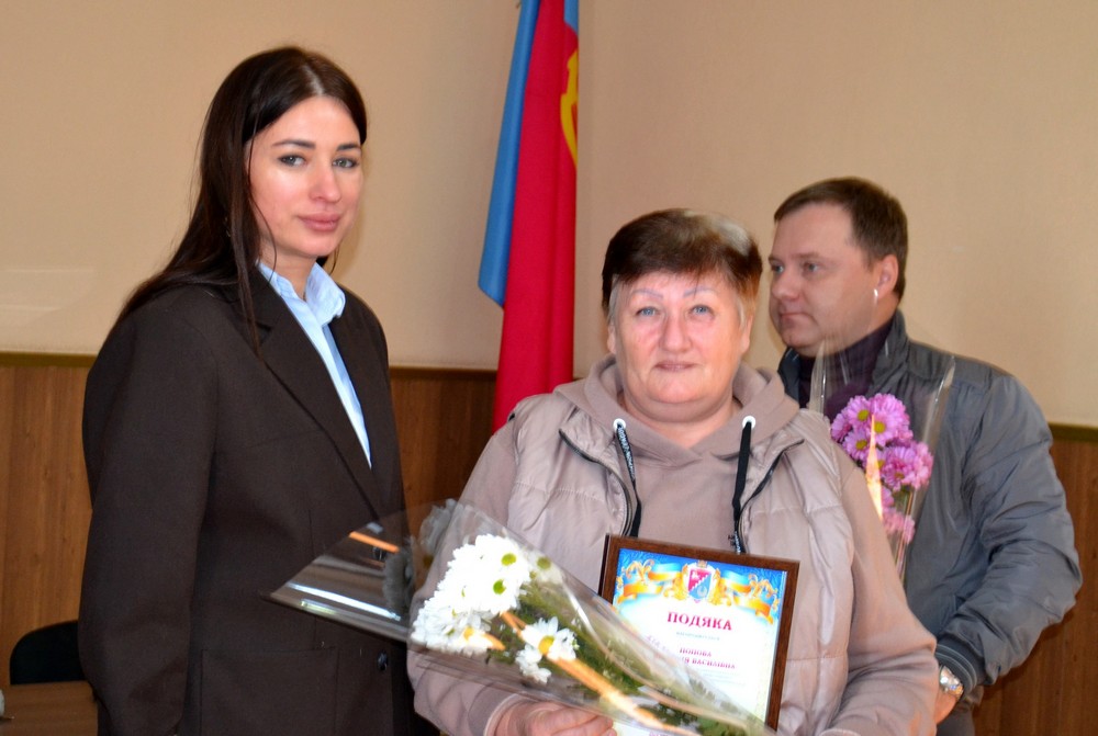 Фото з нагородження у Нікопольській РВА