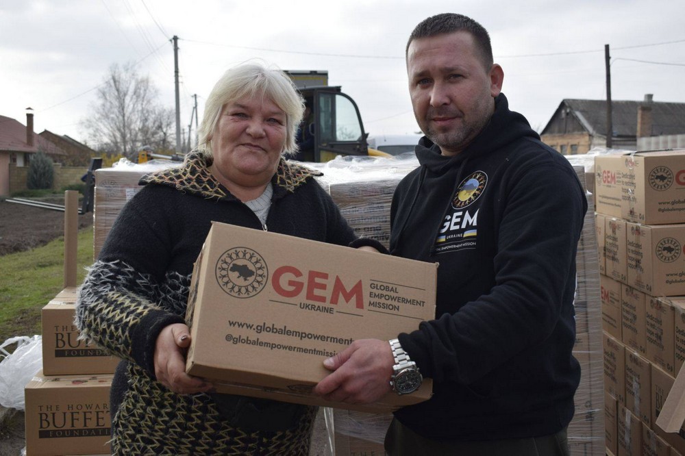 576223420 1158087473121102 5801471927839663772 n Мешканцям Мирівської громади роздали продуктові набори і воду (фото)