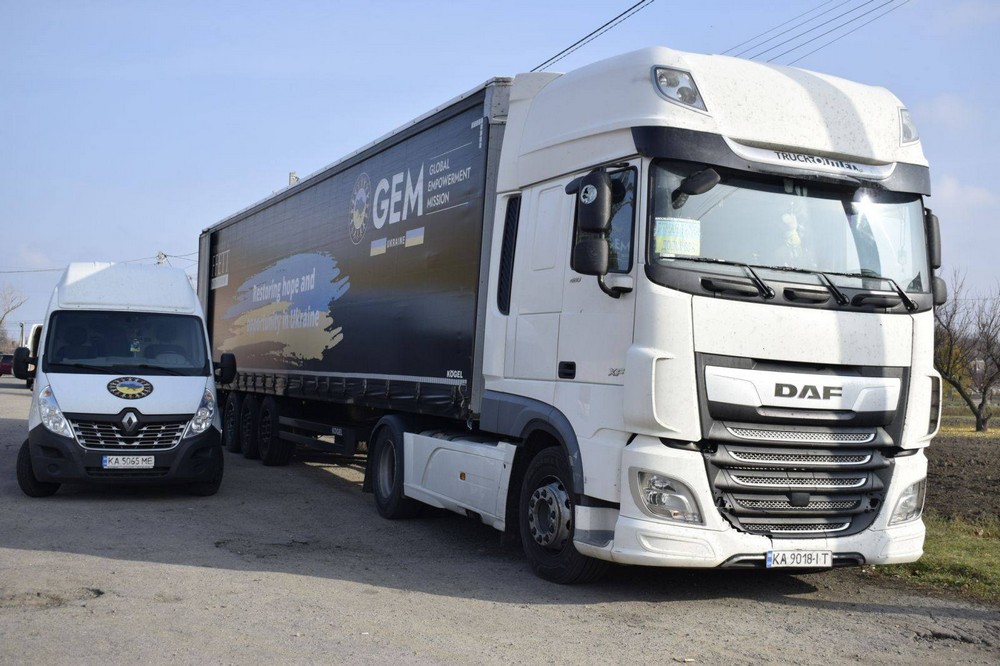 576369108 1158087199787796 7163842884570974607 n Мешканцям Мирівської громади роздали продуктові набори і воду (фото)