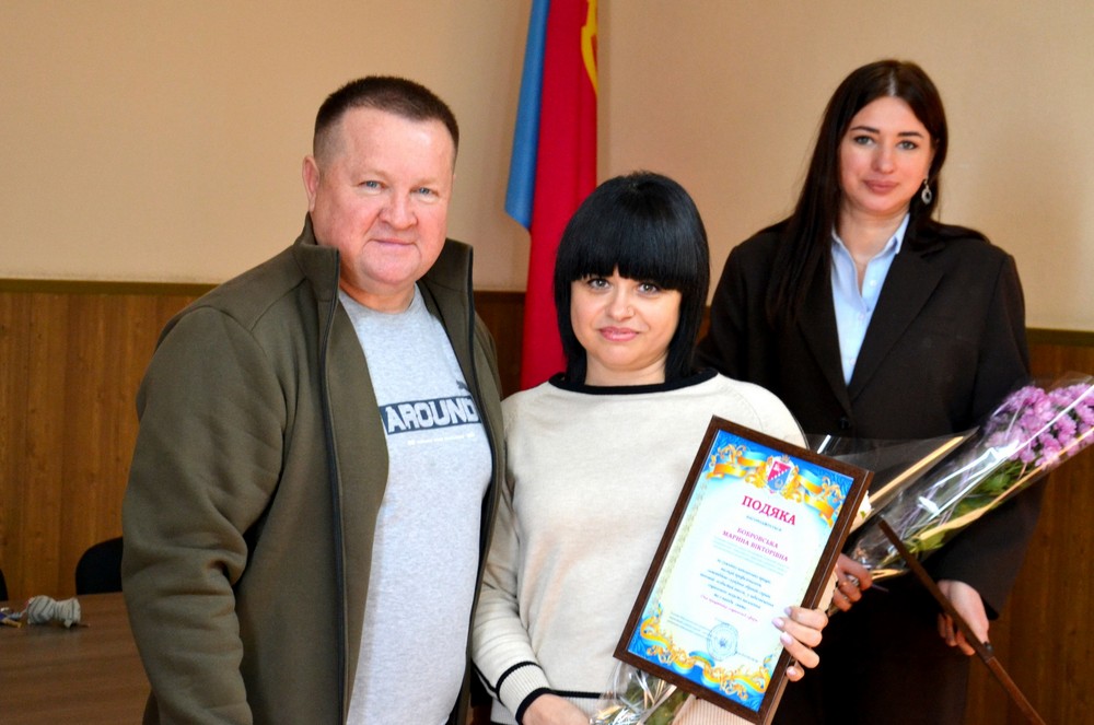 Фото з нагородження у Нікопольській РВА