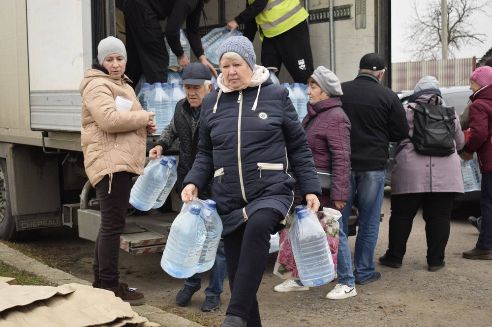 576817961 1158789283050921 68206734835372137 n Мешканцям Мирівської громади роздали продуктові набори і воду (фото)