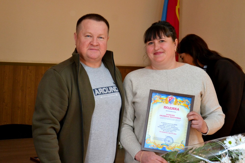 Фото з нагородження у Нікопольській РВА