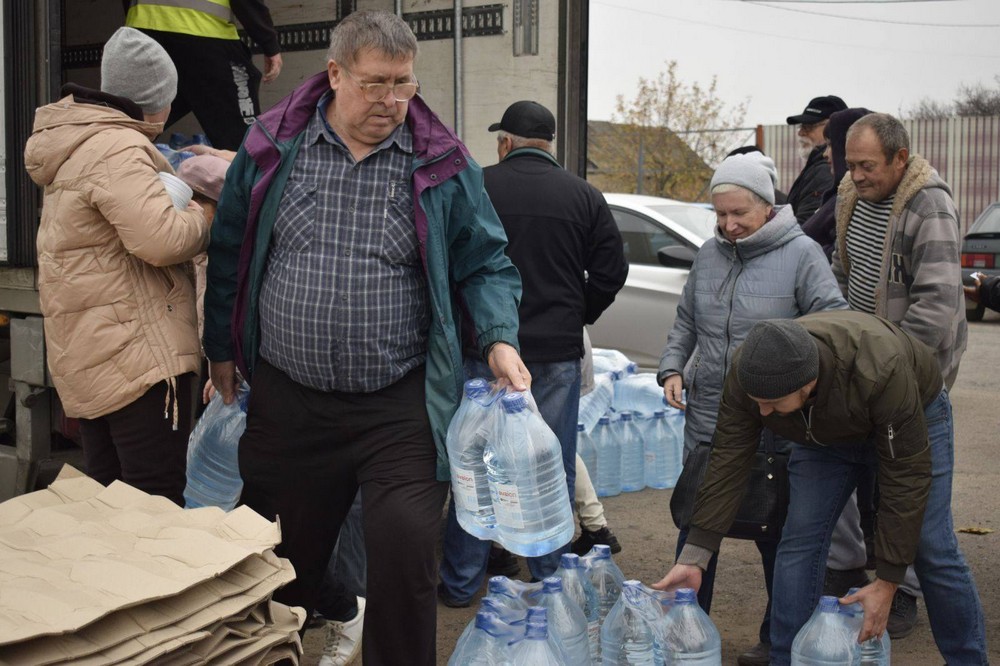 577011294 1158790336384149 5811136192449722005 n Мешканцям Мирівської громади роздали продуктові набори і воду (фото)