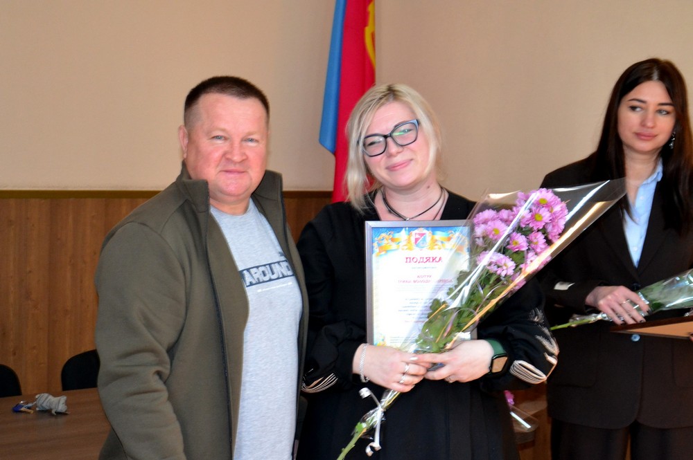 Фото з нагородження у Нікопольській РВА