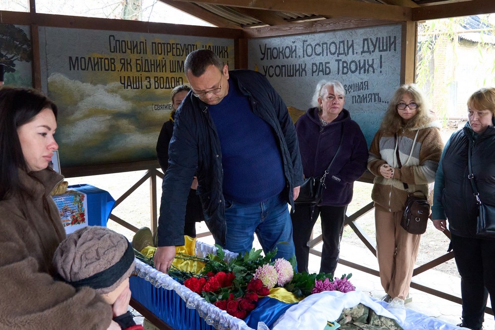 577071753 1126178116379265 4223096175688735435 n У Нікополі провели в останню путь Захисника: фото