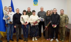 Трьох полеглих Захисників з Нікополя відзначено державними нагородами (фото)