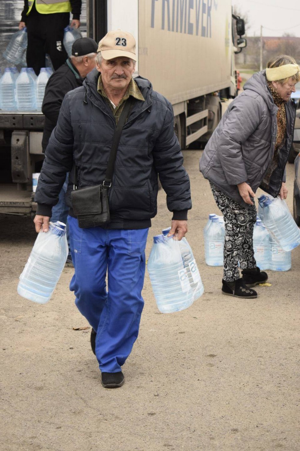 577529258 1158789096384273 4542913404145241884 n Мешканцям Мирівської громади роздали продуктові набори і воду (фото)