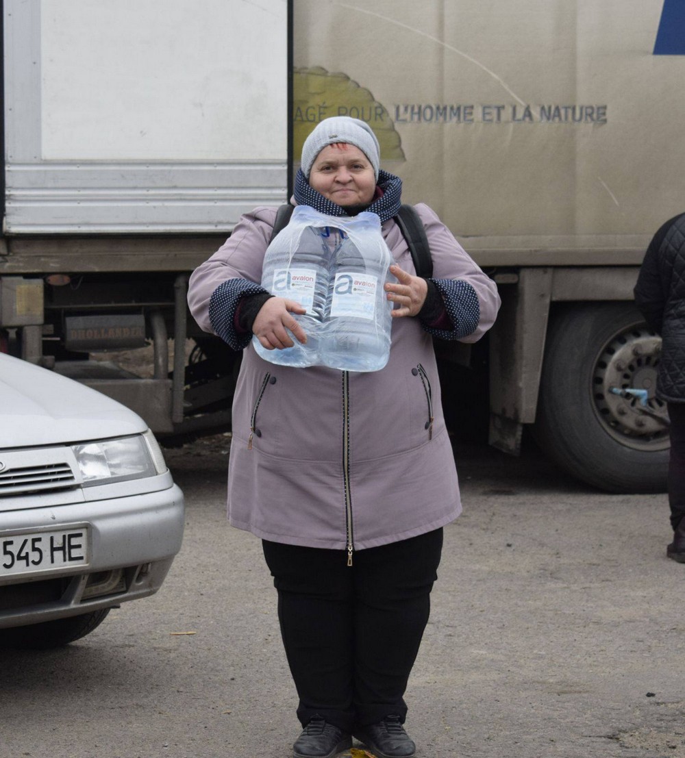 577529385 1158789496384233 8681905074525744451 n Мешканцям Мирівської громади роздали продуктові набори і воду (фото)