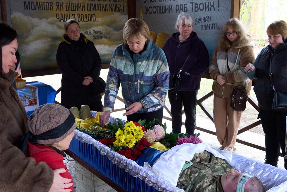 577543280 1126178553045888 817878930630033002 n У Нікополі провели в останню путь Захисника: фото