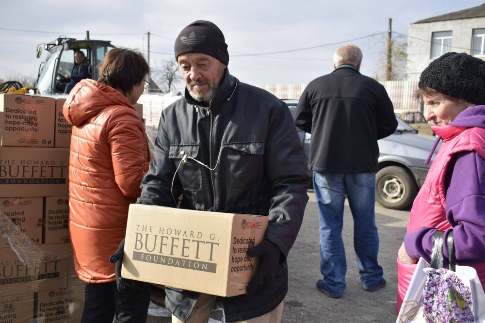 578500004 1158087323121117 3854145986156961061 n Мешканцям Мирівської громади роздали продуктові набори і воду (фото)