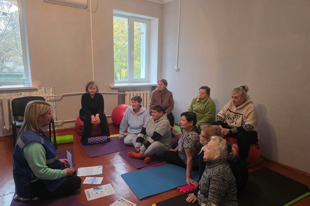 «Це допоможе швидко зняти напругу»: у Нікополі літніх людей навчали боротися зі стресом 1 «Це допоможе швидко зняти напругу»: у Нікополі літніх людей навчали боротися зі стресом