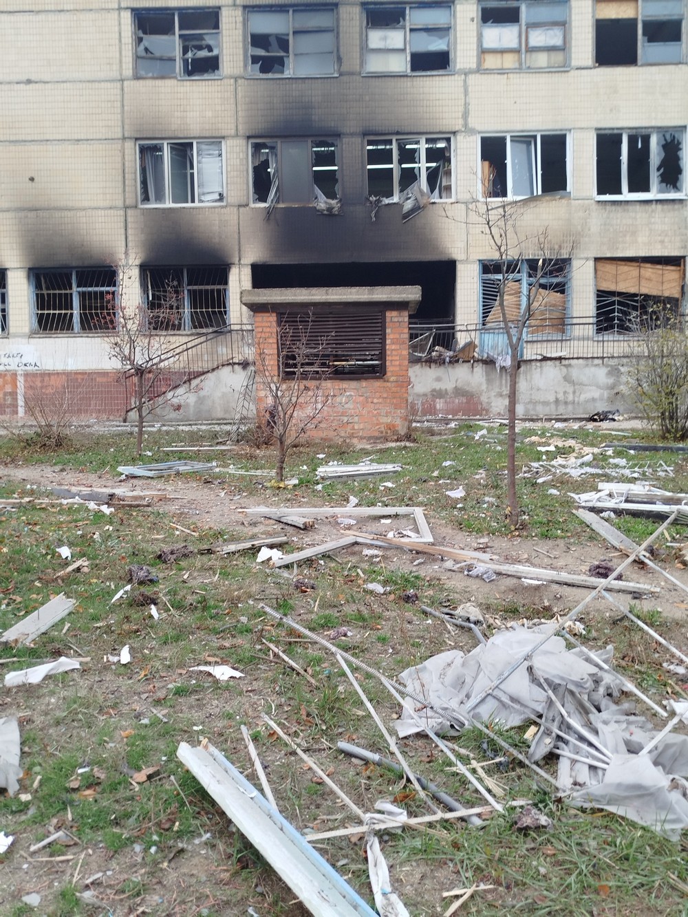 582211897 122224779788146169 2875511488471539279 n (1) У мережі показали, як виглядає понівечена ворогом школа у Нікополі (фото)