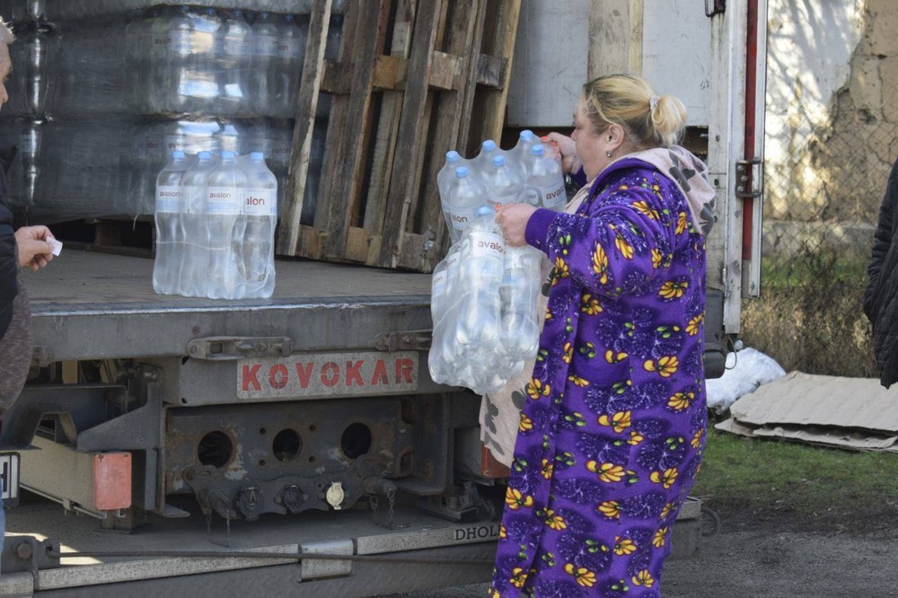 583200965 1166123348984181 5779541354677548669 n Мешканцям Мирівської громади роздали питну воду (фото)