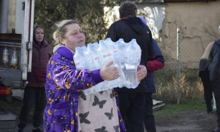 Мешканцям Мирівської громади роздали питну воду (фото)
