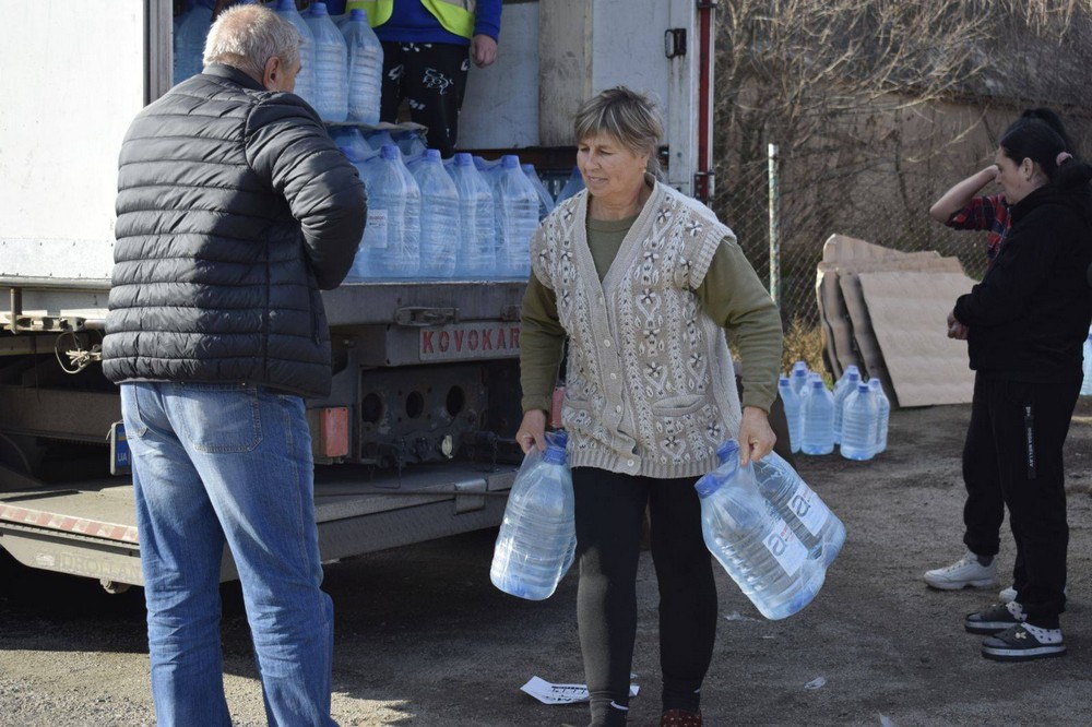 583517884 1166124545650728 1303839278784203210 n Мешканцям Мирівської громади роздали питну воду (фото)